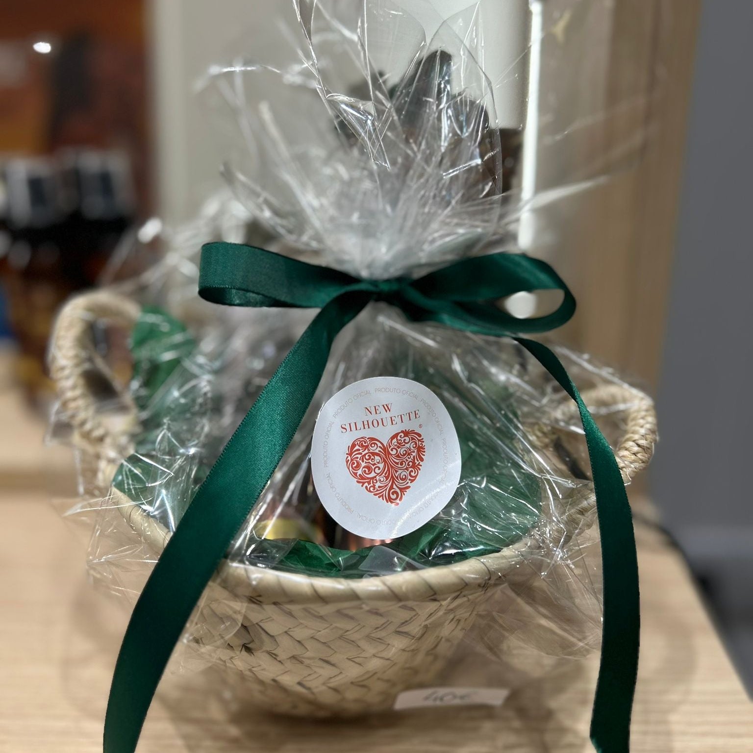 cesto de natal mlove com miracle e omnia